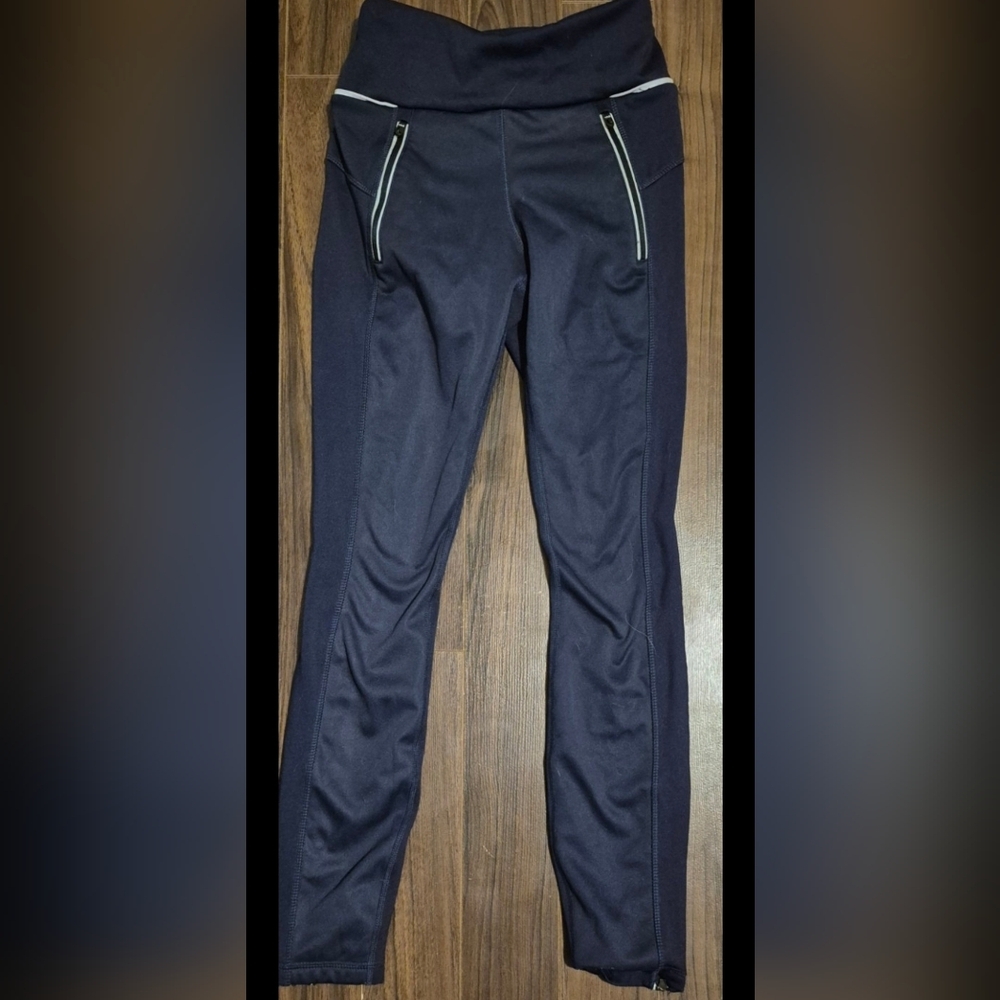 Lolë Dark Navy Run Leggings with Zip Pockets & Reflective Details – XS